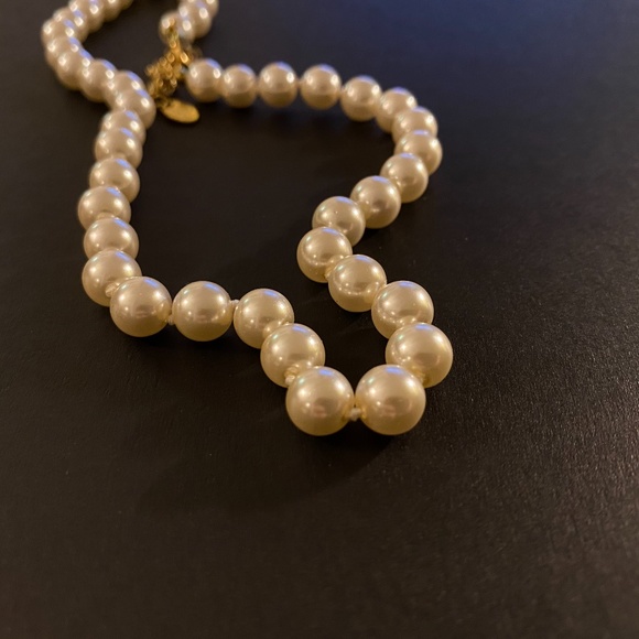 White Pearl Necklace - Picture 3 of 5